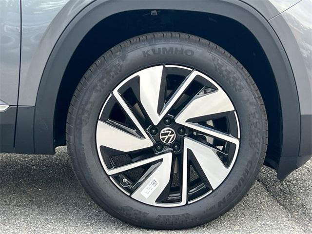new 2025 Volkswagen Atlas car, priced at $43,954