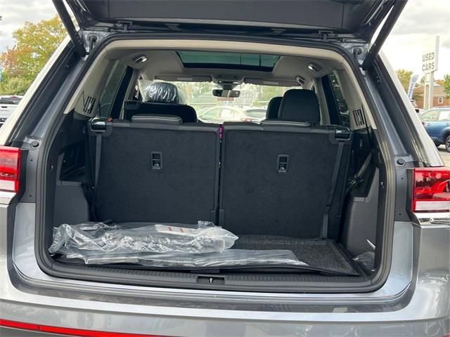 new 2025 Volkswagen Atlas car, priced at $43,954