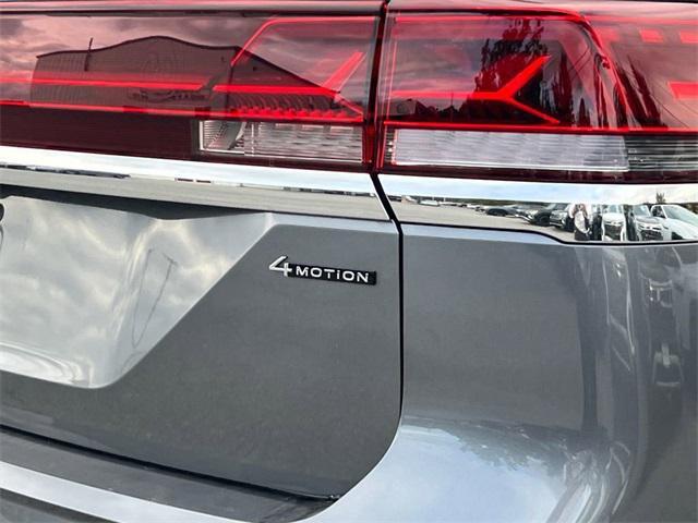 new 2025 Volkswagen Atlas car, priced at $43,954