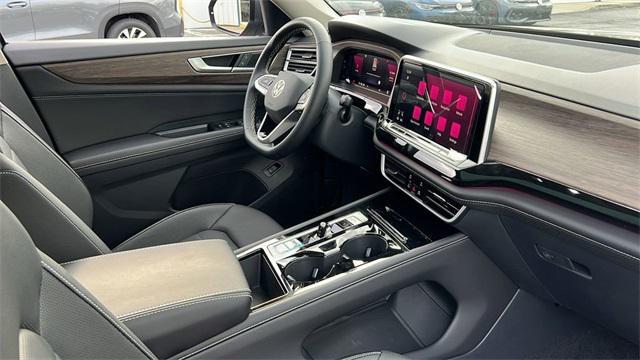 new 2025 Volkswagen Atlas car, priced at $43,954