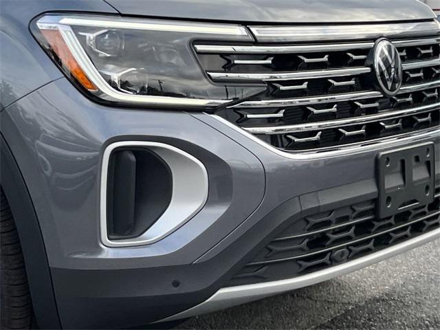 new 2025 Volkswagen Atlas car, priced at $43,954