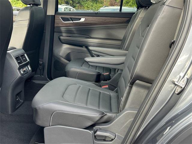 new 2025 Volkswagen Atlas car, priced at $43,954