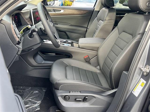 new 2025 Volkswagen Atlas car, priced at $43,954