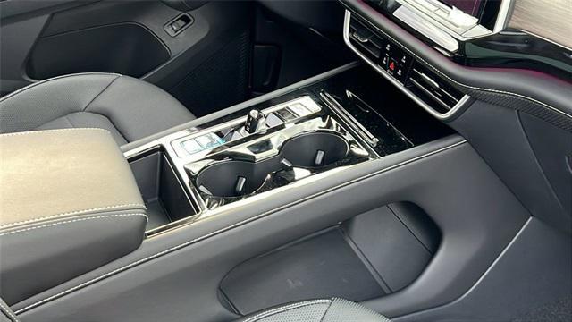 new 2025 Volkswagen Atlas car, priced at $43,954