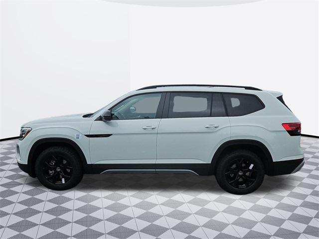 new 2025 Volkswagen Atlas car, priced at $43,584