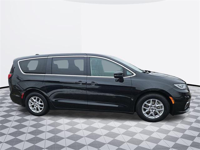 used 2023 Chrysler Pacifica car, priced at $25,000