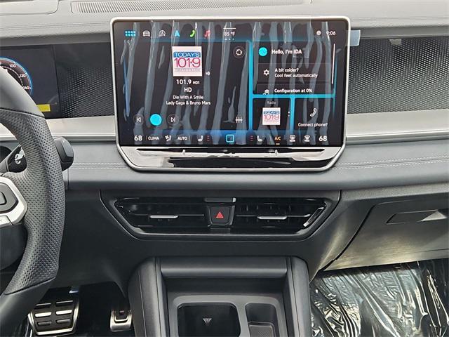 new 2025 Volkswagen Tiguan car, priced at $37,832