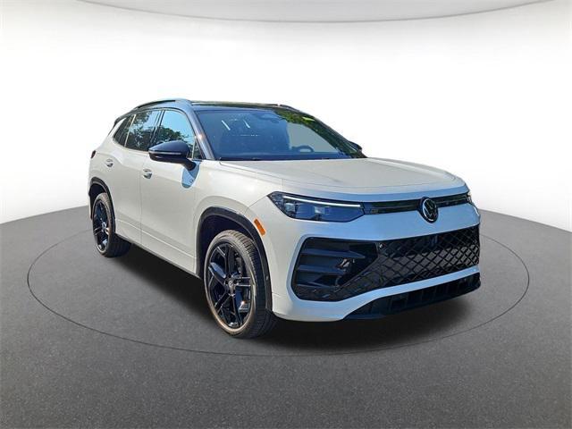 new 2025 Volkswagen Tiguan car, priced at $38,836