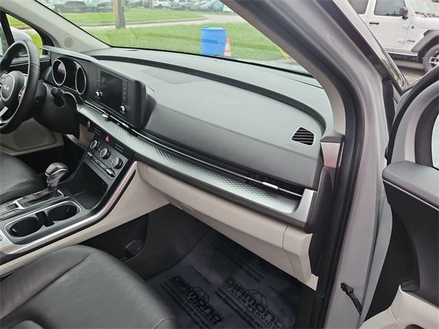 used 2023 Kia Carnival car, priced at $29,300