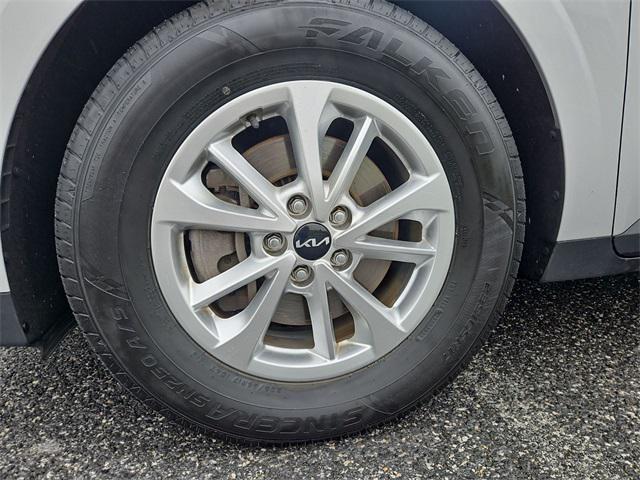 used 2023 Kia Carnival car, priced at $29,300