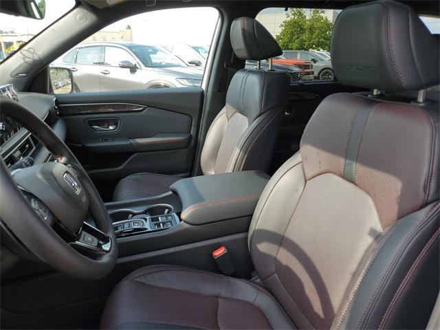 new 2025 Honda Pilot car, priced at $52,753