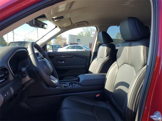 new 2025 Honda Pilot car, priced at $44,795