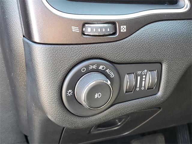 used 2022 Jeep Cherokee car, priced at $23,512