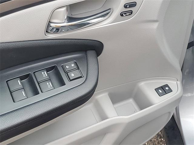 used 2022 Honda Pilot car, priced at $32,000