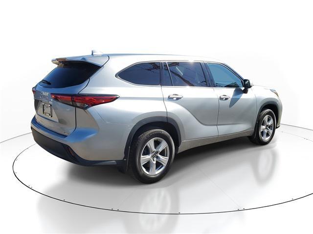 used 2021 Toyota Highlander car, priced at $24,434