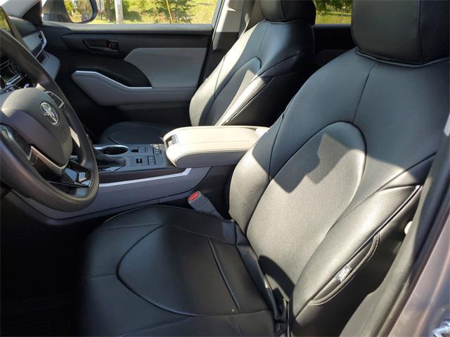 used 2021 Toyota Highlander car, priced at $24,434