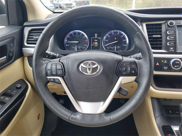 used 2016 Toyota Highlander car, priced at $17,510