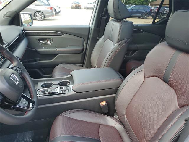 new 2025 Honda Pilot car, priced at $52,753