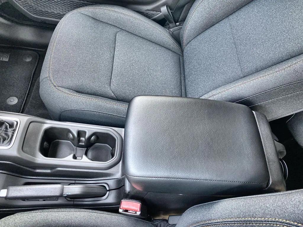 new 2025 Jeep Wrangler car, priced at $41,969