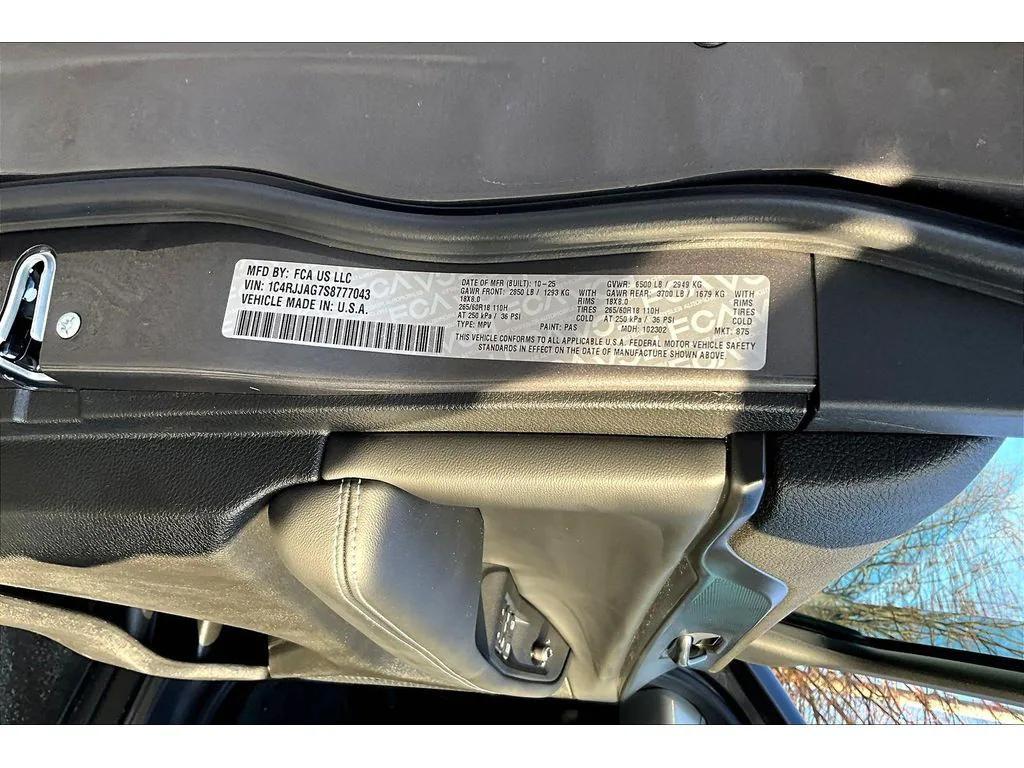 new 2025 Jeep Grand Cherokee L car, priced at $41,484