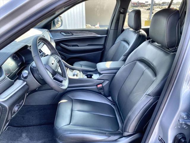 new 2025 Jeep Grand Cherokee car, priced at $49,470