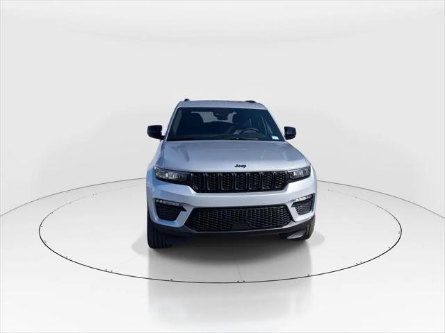 new 2025 Jeep Grand Cherokee car, priced at $49,470