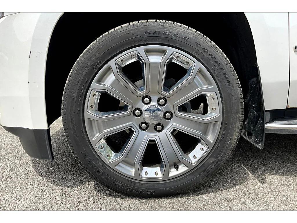 used 2016 GMC Yukon car, priced at $20,987