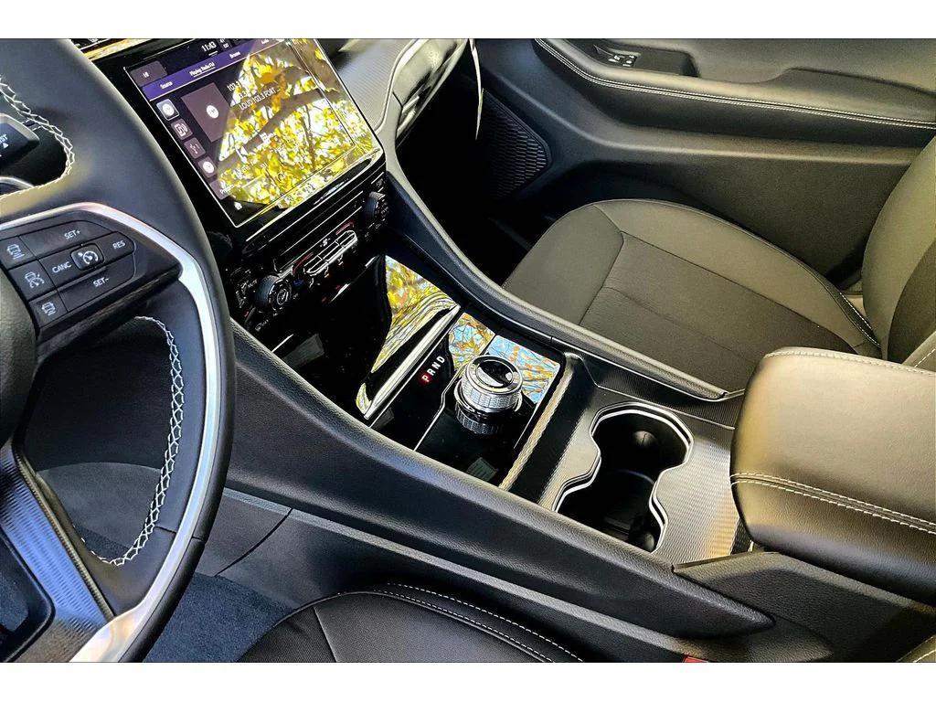 new 2025 Jeep Grand Cherokee L car, priced at $38,864