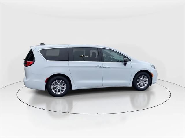 new 2025 Chrysler Pacifica car, priced at $44,445