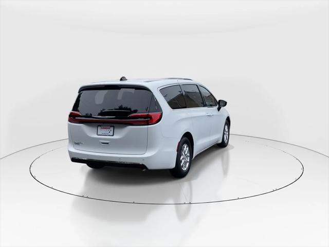 new 2025 Chrysler Pacifica car, priced at $44,445