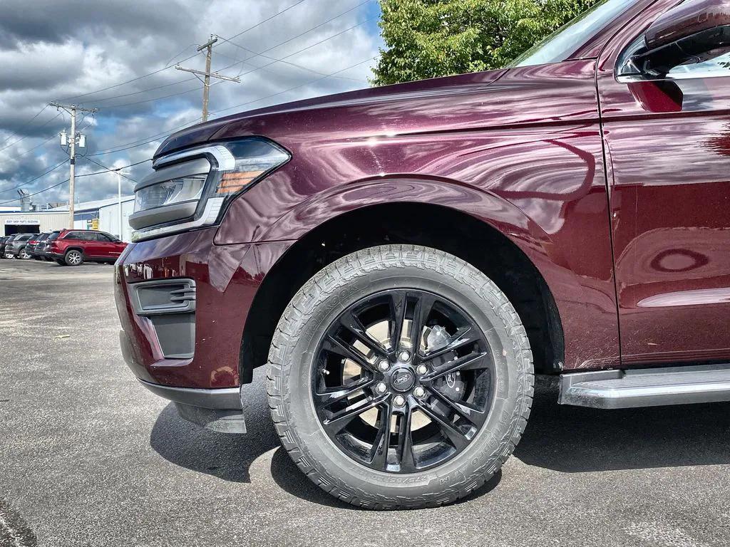 used 2023 Ford Expedition car, priced at $51,900