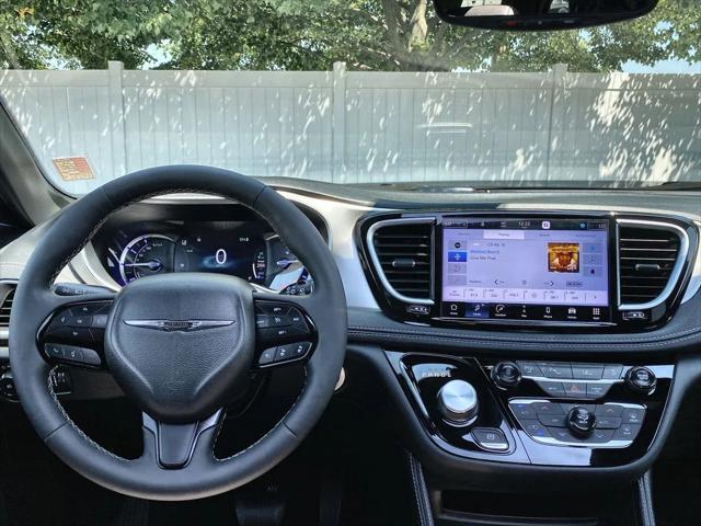 used 2022 Chrysler Pacifica Hybrid car, priced at $31,900