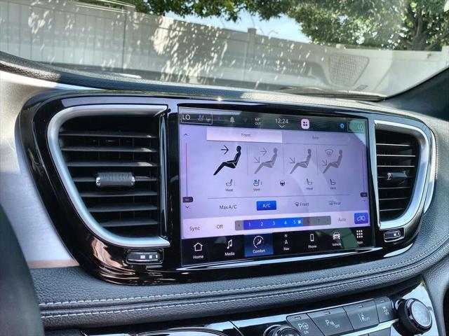 used 2022 Chrysler Pacifica Hybrid car, priced at $31,900