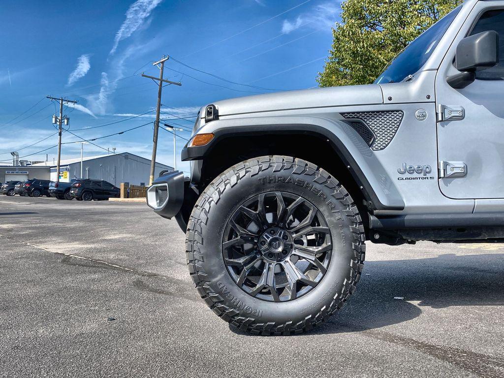 used 2023 Jeep Gladiator car, priced at $35,598