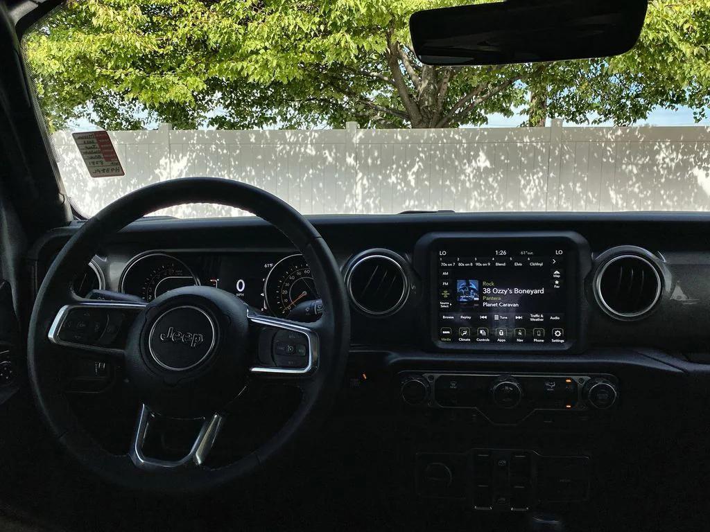 used 2023 Jeep Gladiator car, priced at $35,598