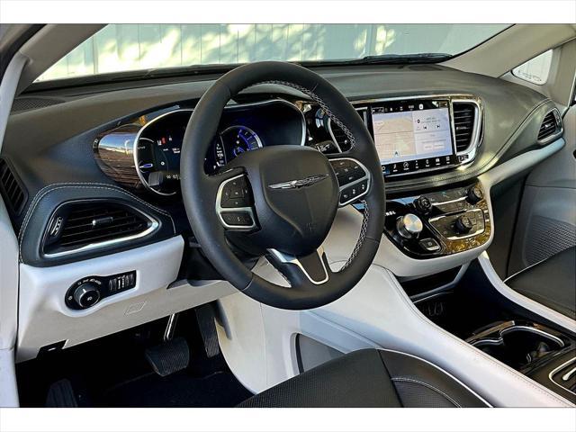 used 2023 Chrysler Pacifica Hybrid car, priced at $33,995