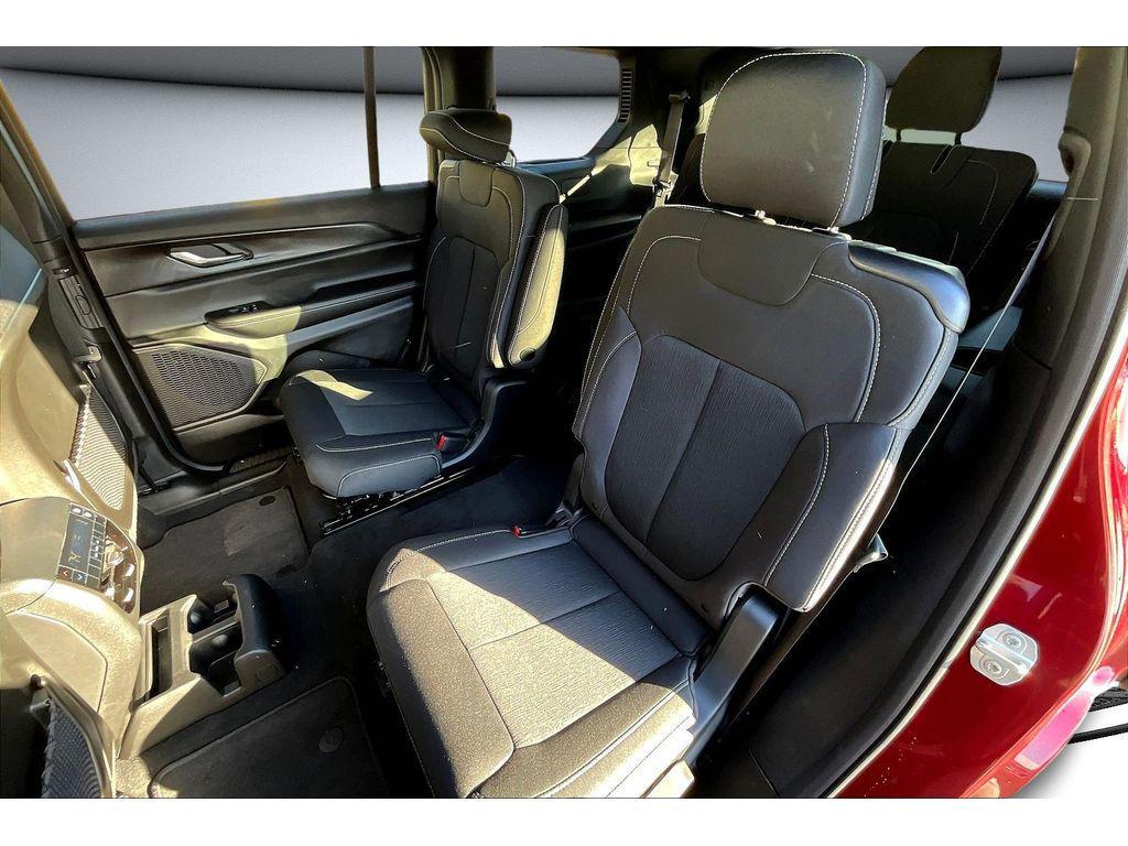 new 2025 Jeep Grand Cherokee L car, priced at $39,300