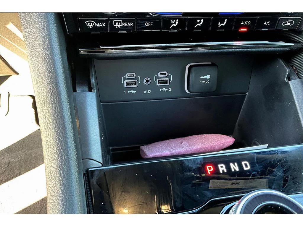 new 2025 Jeep Grand Cherokee L car, priced at $39,300