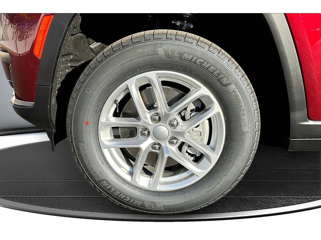 new 2025 Jeep Grand Cherokee L car, priced at $39,300