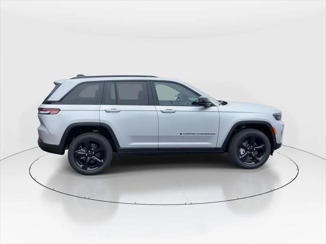 new 2025 Jeep Grand Cherokee car, priced at $54,741