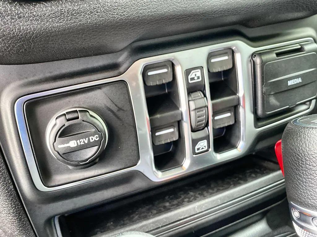 new 2025 Jeep Wrangler car, priced at $46,183