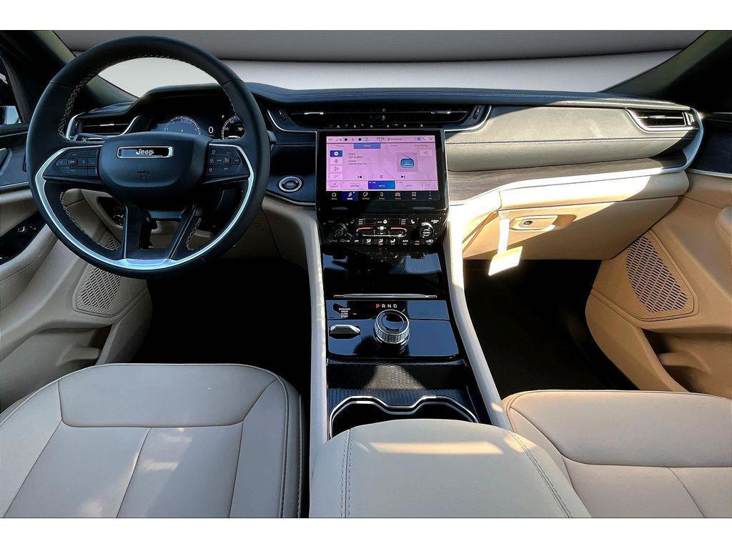 new 2025 Jeep Grand Cherokee car, priced at $45,256