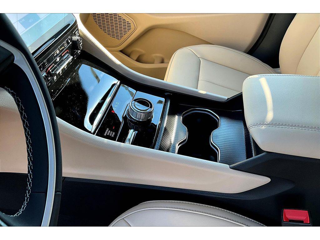 new 2025 Jeep Grand Cherokee car, priced at $45,256