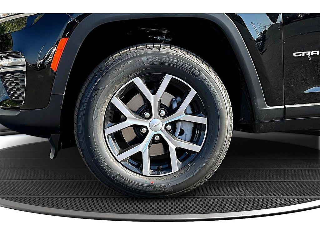 new 2025 Jeep Grand Cherokee car, priced at $45,256