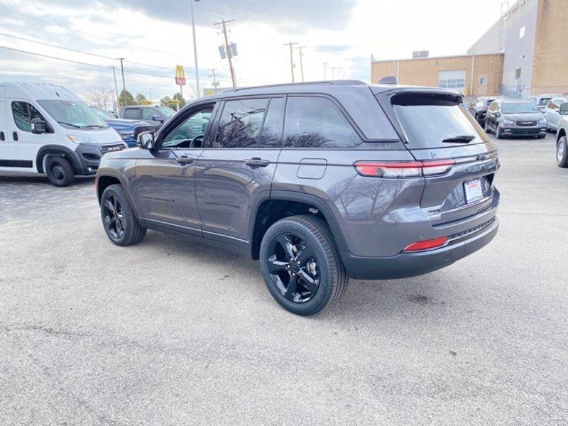 new 2024 Jeep Grand Cherokee car, priced at $48,359