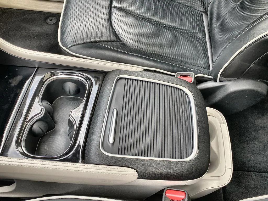 used 2023 Chrysler Pacifica car, priced at $26,585