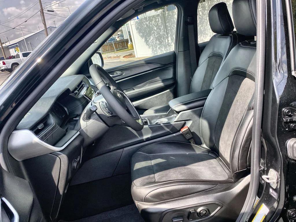 new 2025 Jeep Grand Cherokee car, priced at $44,480