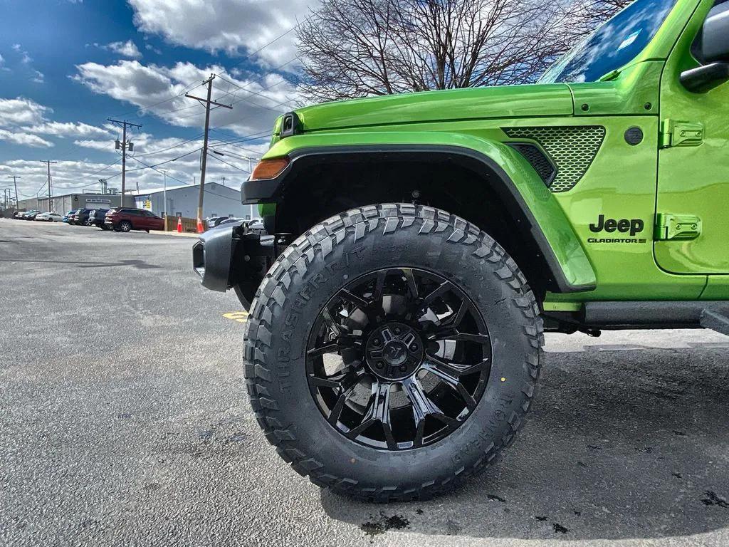 new 2025 Jeep Gladiator car, priced at $48,611