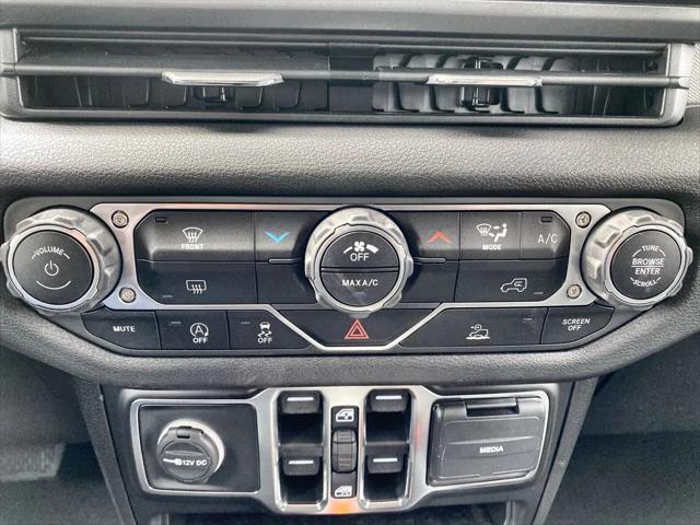 new 2025 Jeep Gladiator car, priced at $44,021