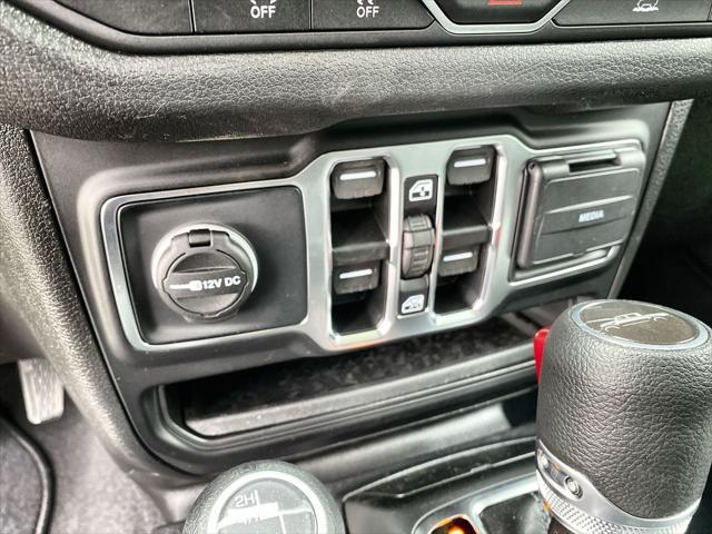 new 2025 Jeep Gladiator car, priced at $44,021